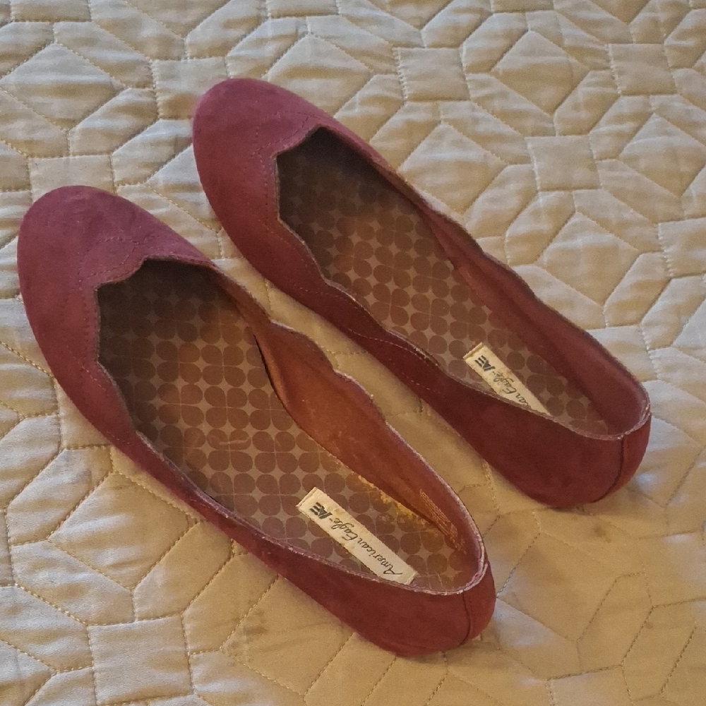 AE Scallop Edge Flats